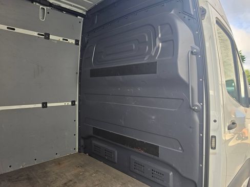 Used 2020 Mercedes-Benz Sprinter 2500 image 9