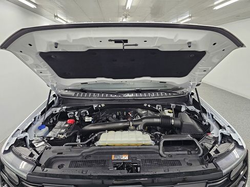 Used 2025 Ford Expedition Active AWD/4WD image 9