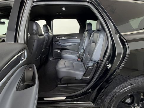 Used 2023 Buick Enclave Essence w/ Sport Touring Edition image 9