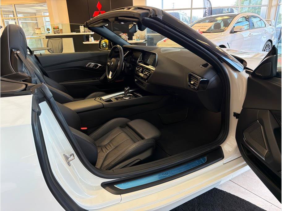 Used 2019 BMW Z4 sDrive30i w/ Convenience Package RWD image 48