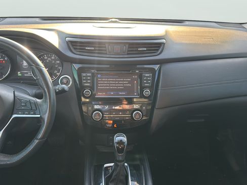 Used 2017 Nissan Rogue SL w/ SL Premium Package FWD image 15