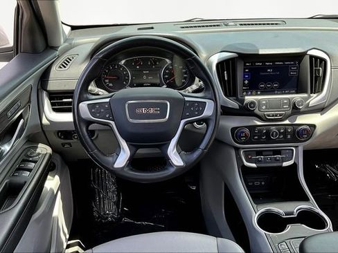 Used 2022 GMC Terrain SLT image 8