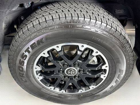 Used 2023 Toyota Sequoia Limited image 34