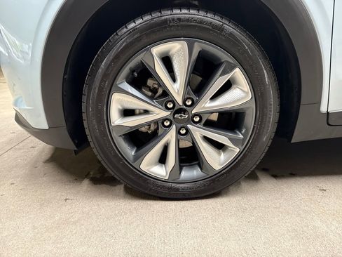 Used 2023 Chevrolet Bolt EUV LT w/ Convenience Package image 30