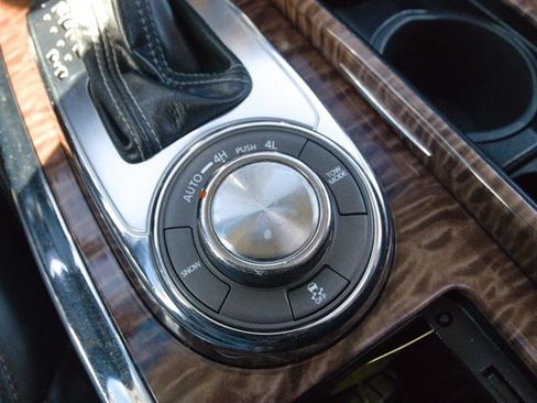 Used 2017 Nissan Armada Platinum AWD/4WD image 30