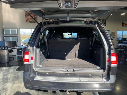 Used 2015 Lincoln Navigator L L image 18