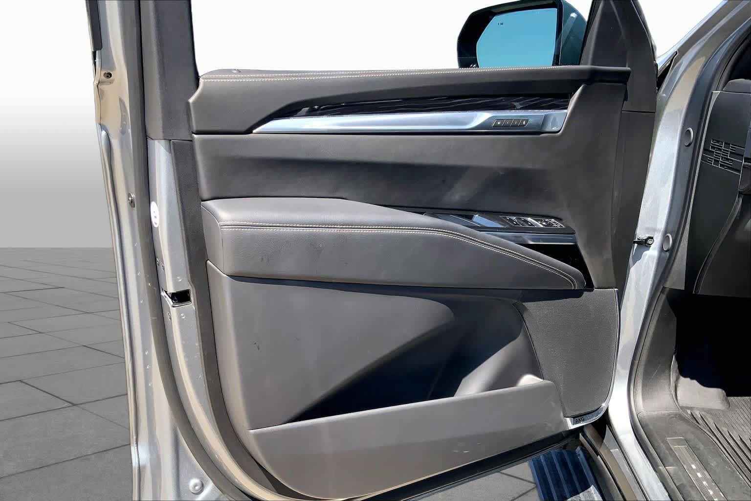 Used 2026 Cadillac Escalade Sport w/ Touring Package AWD/4WD image 21