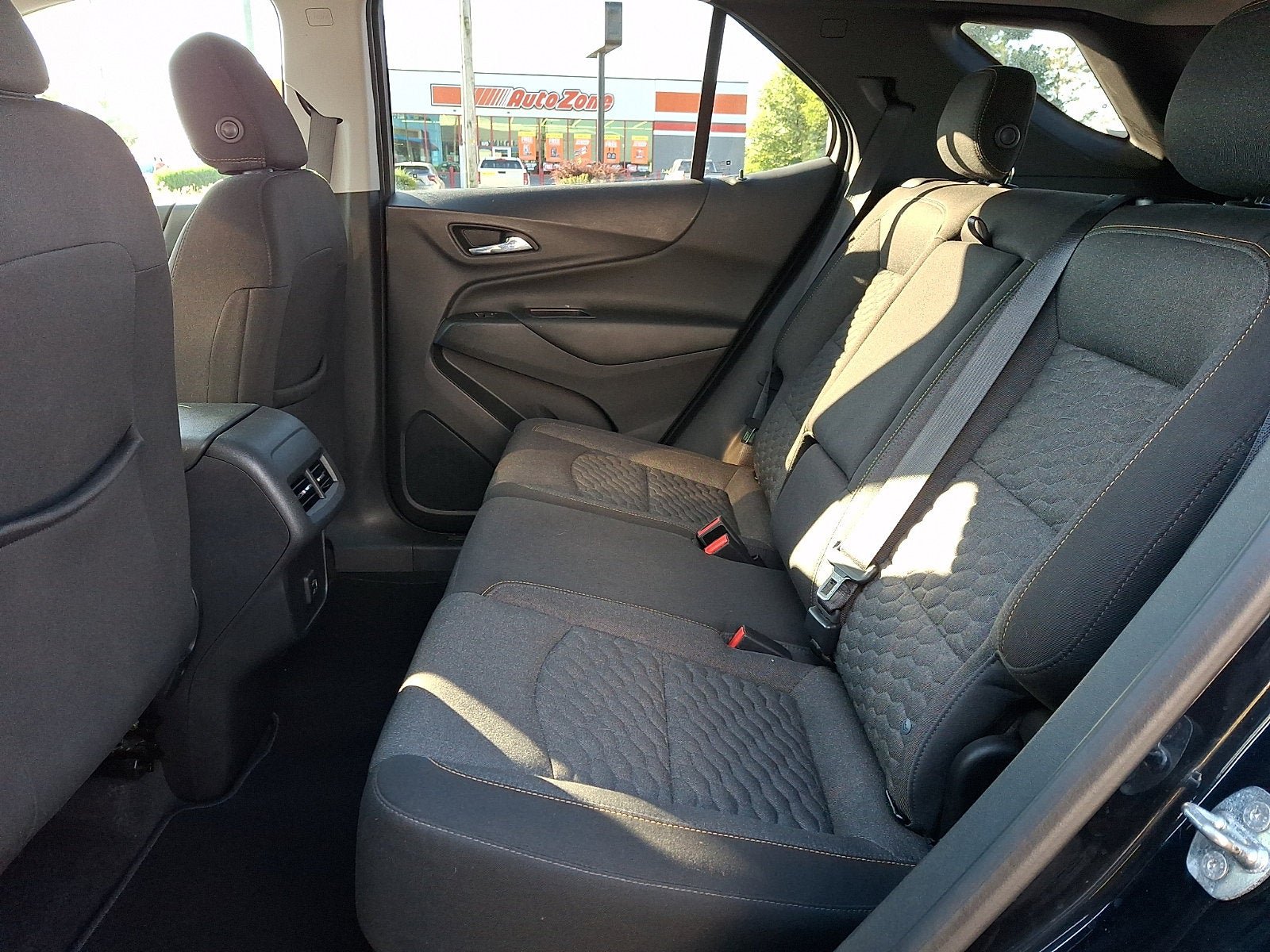 Used 2020 Chevrolet Equinox LT w/ Driver Convenience Package AWD/4WD image 10