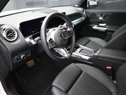 Used 2025 Mercedes-Benz EQB 300 4MATIC image 19