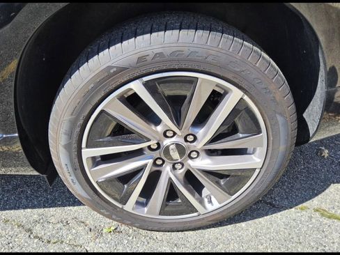 Used 2026 Cadillac Vistiq Sport w/ LPO, Floor Liner Package image 5