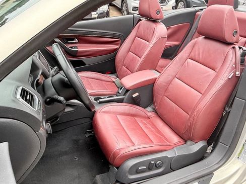 Used 2009 Volkswagen Eos Lux FWD image 29