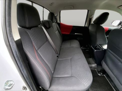 Certified 2023 Toyota Tacoma SR5 AWD/4WD image 18