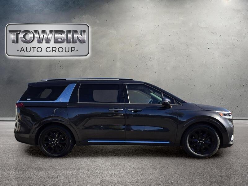 Certified 2022 Kia Carnival SX Prestige FWD image 3