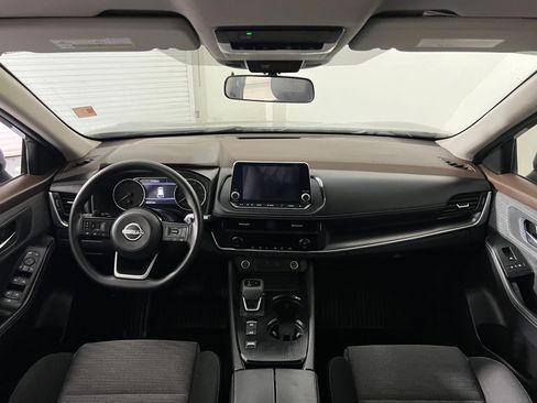 Used 2023 Nissan Rogue SV image 14