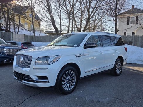 Used 2020 Lincoln Navigator Standard image 2