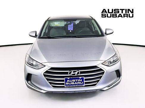 Used 2017 Hyundai Elantra SE FWD image 2