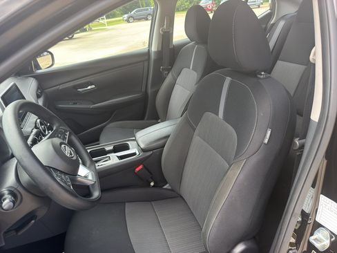 Used 2025 Nissan Sentra SV FWD image 10