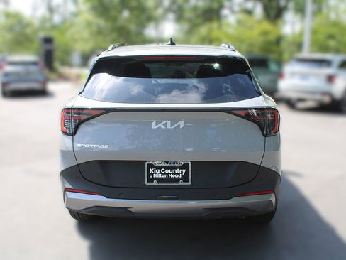 Certified 2026 Kia Sportage EX w/ EX Panorama Roof Package FWD image 8