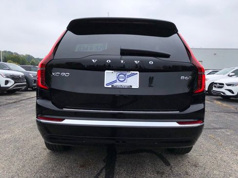 New 2026 Volvo XC90 B6 Plus w/ Protection Package Premier image 5