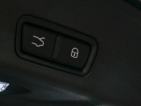 New 2025 Maserati Grecale GT image 31