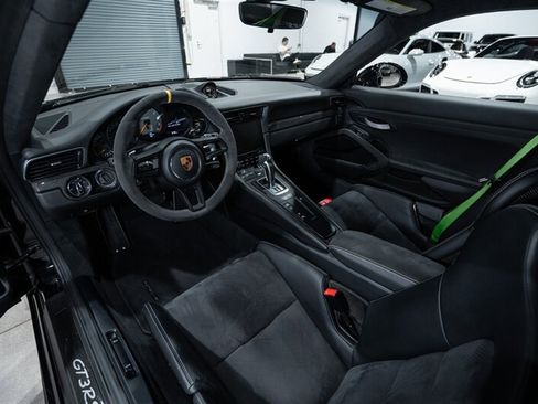 Used 2019 Porsche 911 GT3 RS RWD image 18