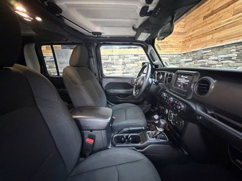 Used 2022 Jeep Gladiator Sport AWD/4WD image 14