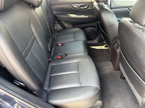 Used 2016 Nissan Rogue SL w/ SL Premium Package FWD image 15