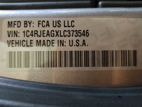 Used 2020 Jeep Grand Cherokee Laredo image 33