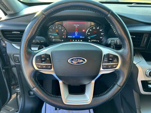 Used 2020 Ford Explorer XLT RWD image 14