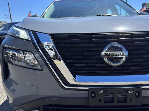 Used 2021 Nissan Rogue SL image 10