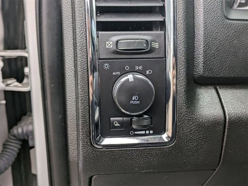 Used 2018 RAM 2500 Laramie w/ Convenience Group image 16