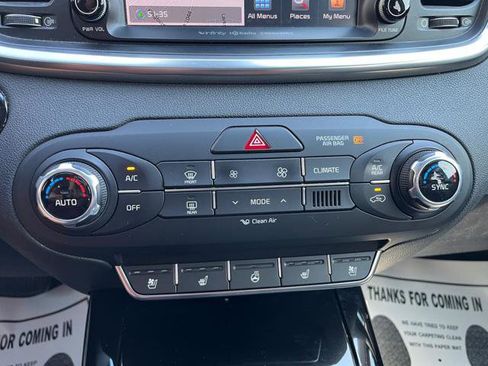 Used 2017 Kia Sorento SX image 33