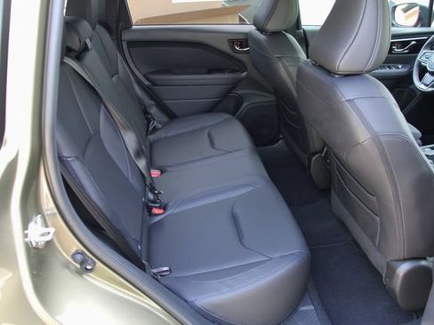 Used 2025 Subaru Forester Limited AWD/4WD image 38