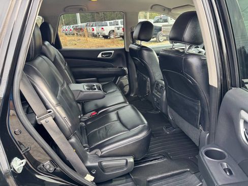 Used 2018 Nissan Pathfinder SL image 42