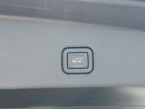 Used 2024 Cadillac Lyriq Sport RWD image 28