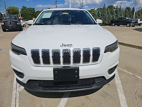 Certified 2021 Jeep Cherokee Latitude Plus w/ Sun & Sound Group image 8