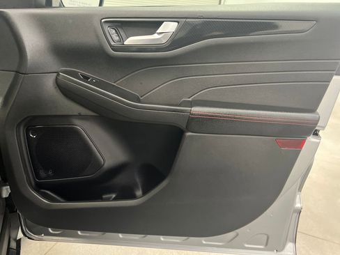 Used 2024 Ford Escape ST-Line image 25