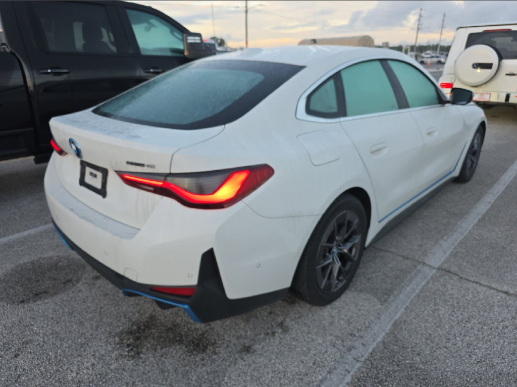 Used 2024 BMW i4 eDrive40 w/ Premium Package RWD image 3