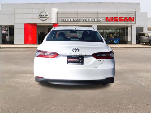 Used 2024 Toyota Camry LE w/ Convenience Package image 4