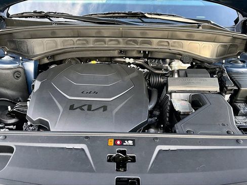 Used 2025 Kia Telluride EX w/ EX Captain's Chair Package image 37