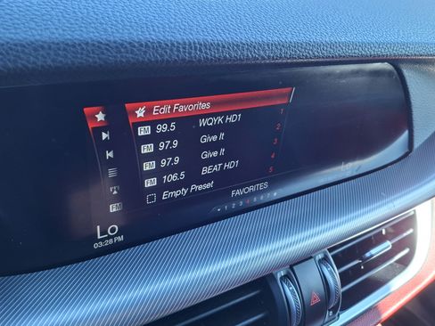 Used 2018 Alfa Romeo Stelvio Ti Sport image 14