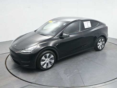 Used 2023 Tesla Model Y Long Range AWD/4WD image 19