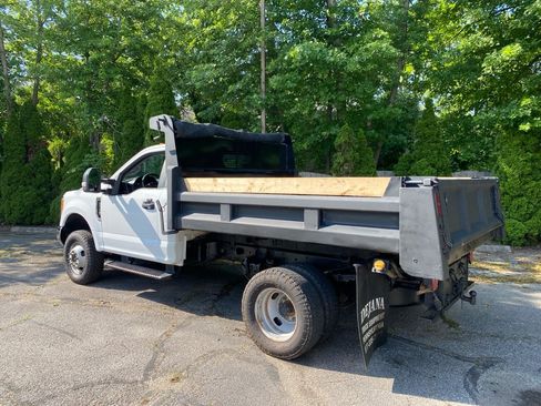 Used 2017 Ford F350 XL w/ Power Equipment Group AWD/4WD image 3