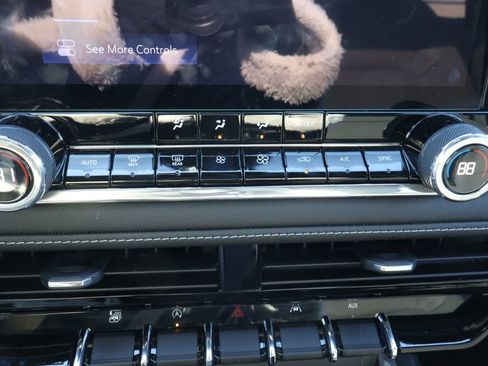 Used 2024 Chevrolet Colorado LT w/ LT Convenience Package image 26