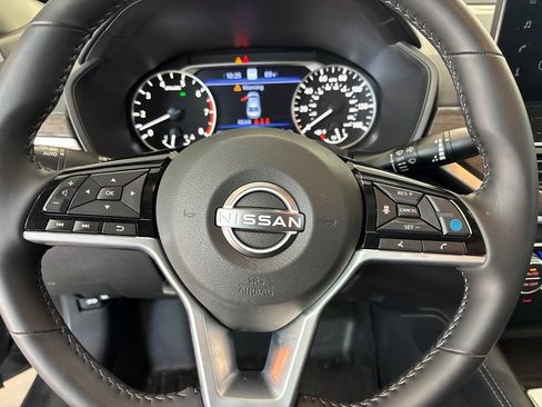 Used 2025 Nissan Altima 2.5 SV w/ SV Premium Package FWD image 13