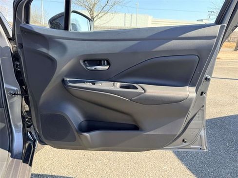 New 2025 Nissan Versa SR w/ Trunk Package image 8