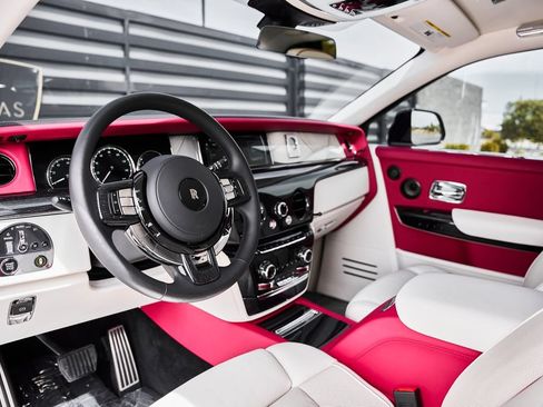 Used 2023 Rolls-Royce Phantom Sedan RWD image 2
