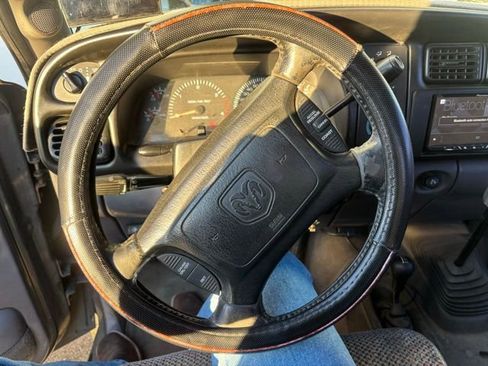 Used 2001 Dodge Ram 2500 Truck SLT image 2