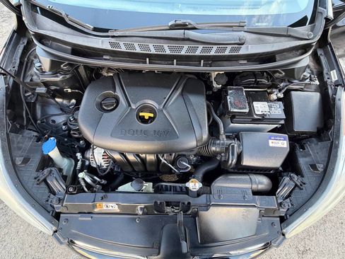 Used 2013 Hyundai Elantra GLS image 12