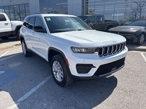 New 2026 Jeep Grand Cherokee Laredo AWD/4WD image 7